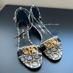 Salvatore Ferragamo Como 30 T Sandal Size 38.5EU/8 US